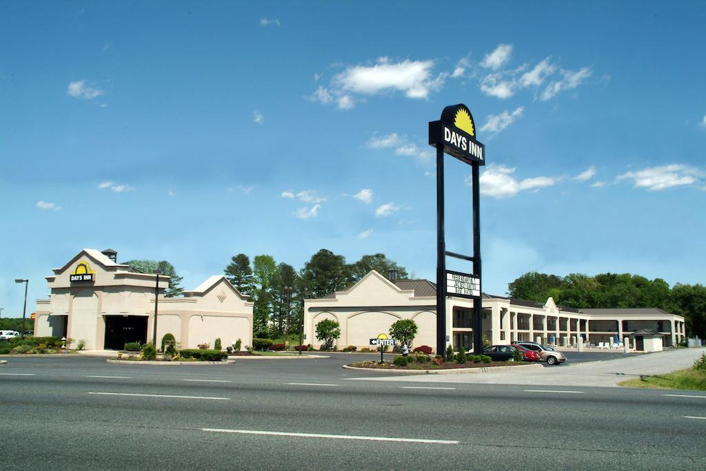 Days Inn Salisbury Exterior photo