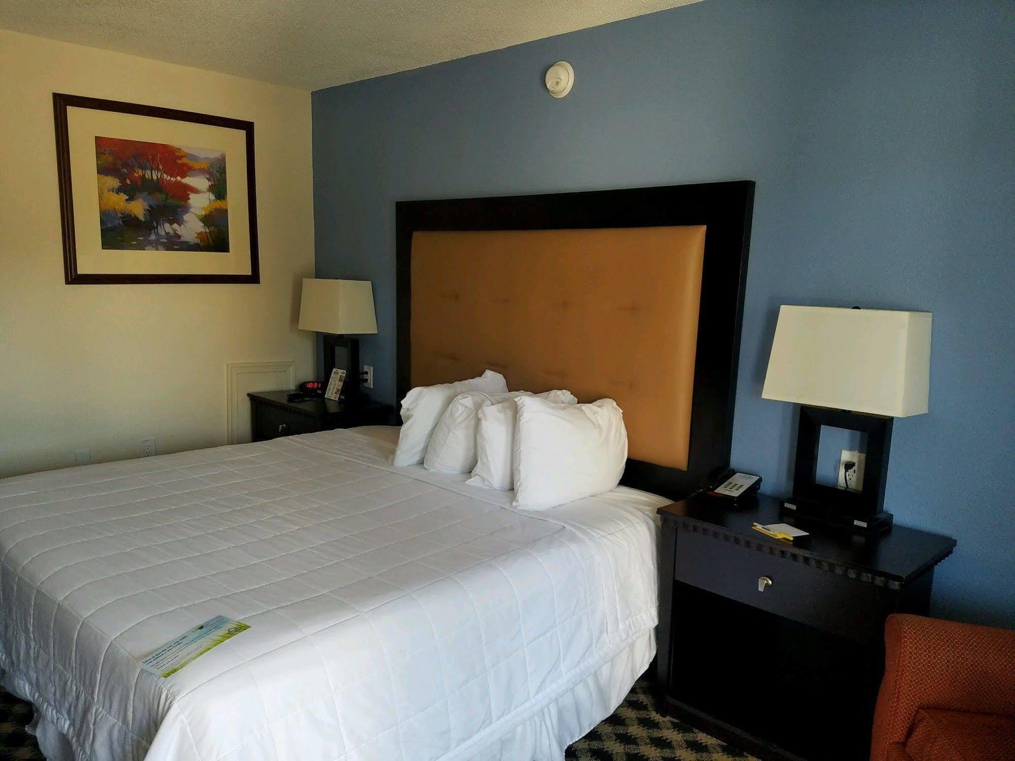 Days Inn Salisbury Exterior photo